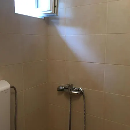 فييل لايك هوم غيست هاوس *