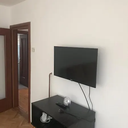 Apartment Feel Like *