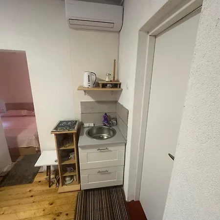 Apartment Feel Like *